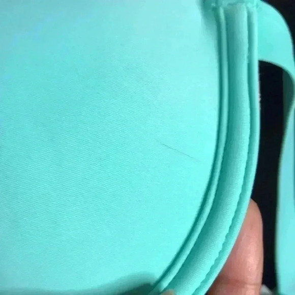 Victoria's Secret The Hottie Halter Swim Top Size 34C - Picture 8 of 8